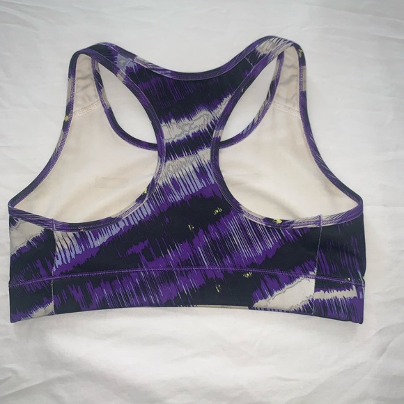 Nike sports bra - Picture 2 of 2